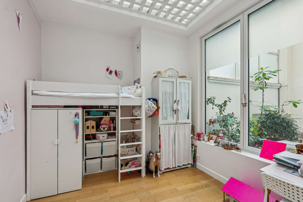 Appartement à PARIS-17E
