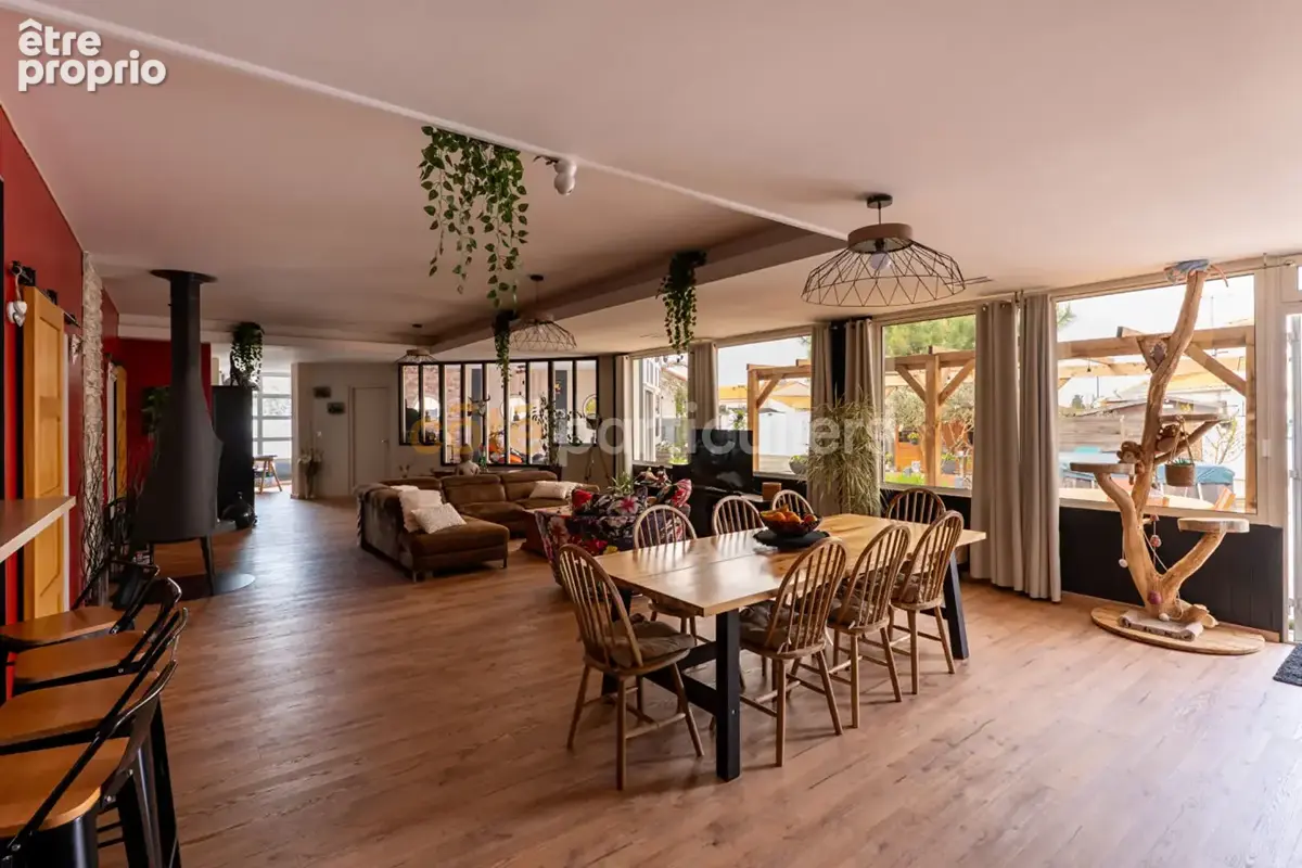Notre-dame-de-riez --maison -- 6 pieces -- 210 m2 -- grande piece de vie -- plain-pied -- rentabilite locative -- loft independa - photo 2