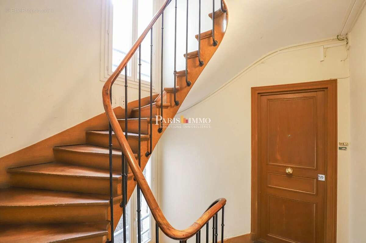 Appartement à PARIS-18E