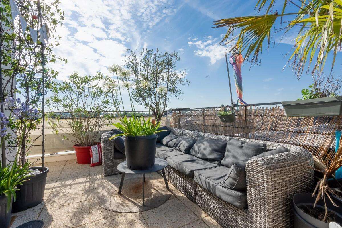Appartement de 4 pièces de 65,64 m² et 60 m² de terrasse à Bondy - photo 2