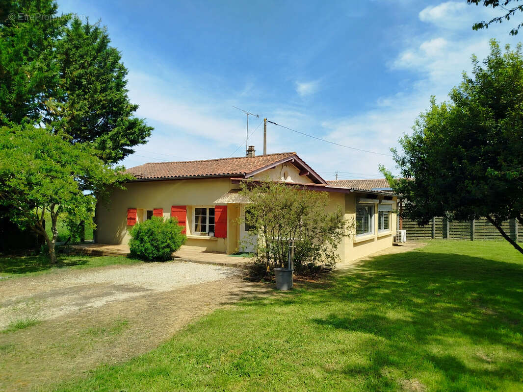 Maison à MASSUGAS
