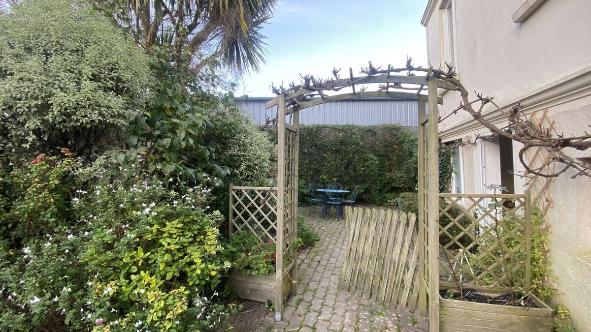 Maison à SAINT-PIERRE-EGLISE