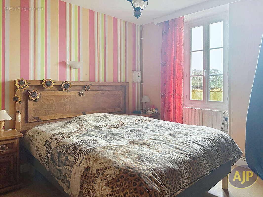 Maison à FLEAC-SUR-SEUGNE