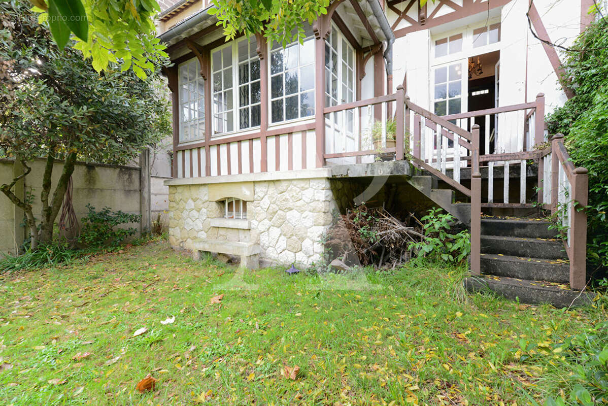 Architecture insolite- 1900- maison familiale avec  jardin et garage - photo 13