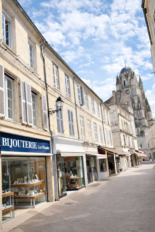 Appartement à SAINTES