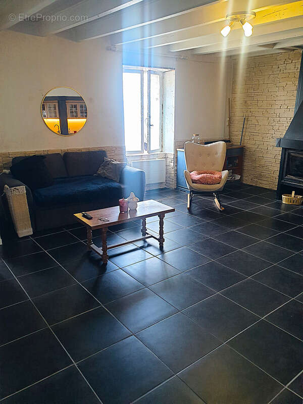 Maison de ville 5 chambres – 132 m² – 6 pièces-Tout à pied à BarbezieuxBARBEZIEUX SAINT HILAIRE (16) - photo 5