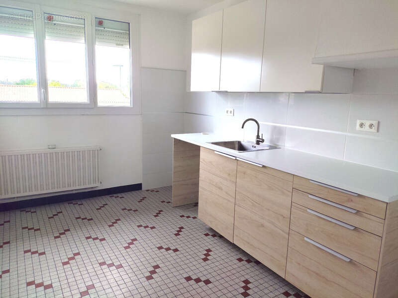 Maison à SAINT-GERMAIN-DE-LUSIGNAN