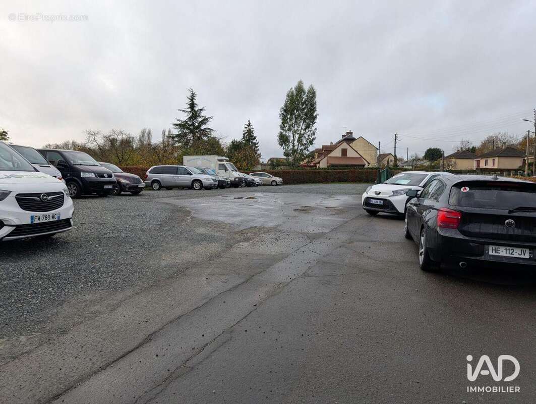 Photo 5 - Commerce à MONTBIZOT