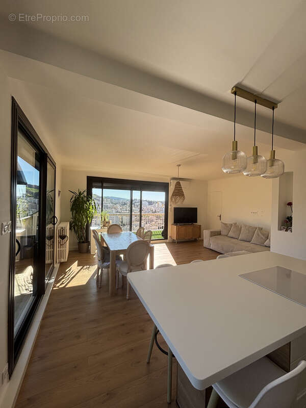 Appartement à SAINT-ETIENNE