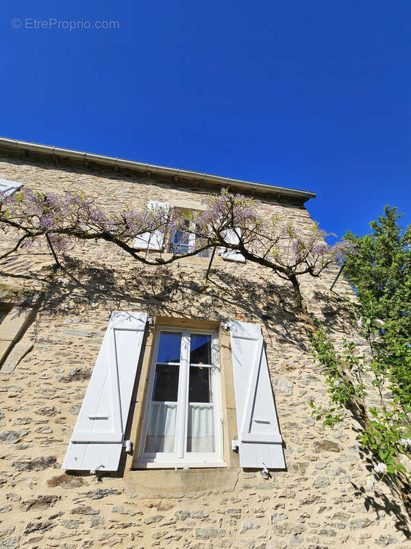 Maison à LA SALVETAT-PEYRALES