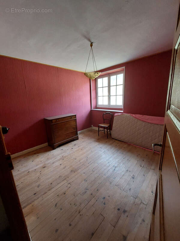 Maison à LARCHE