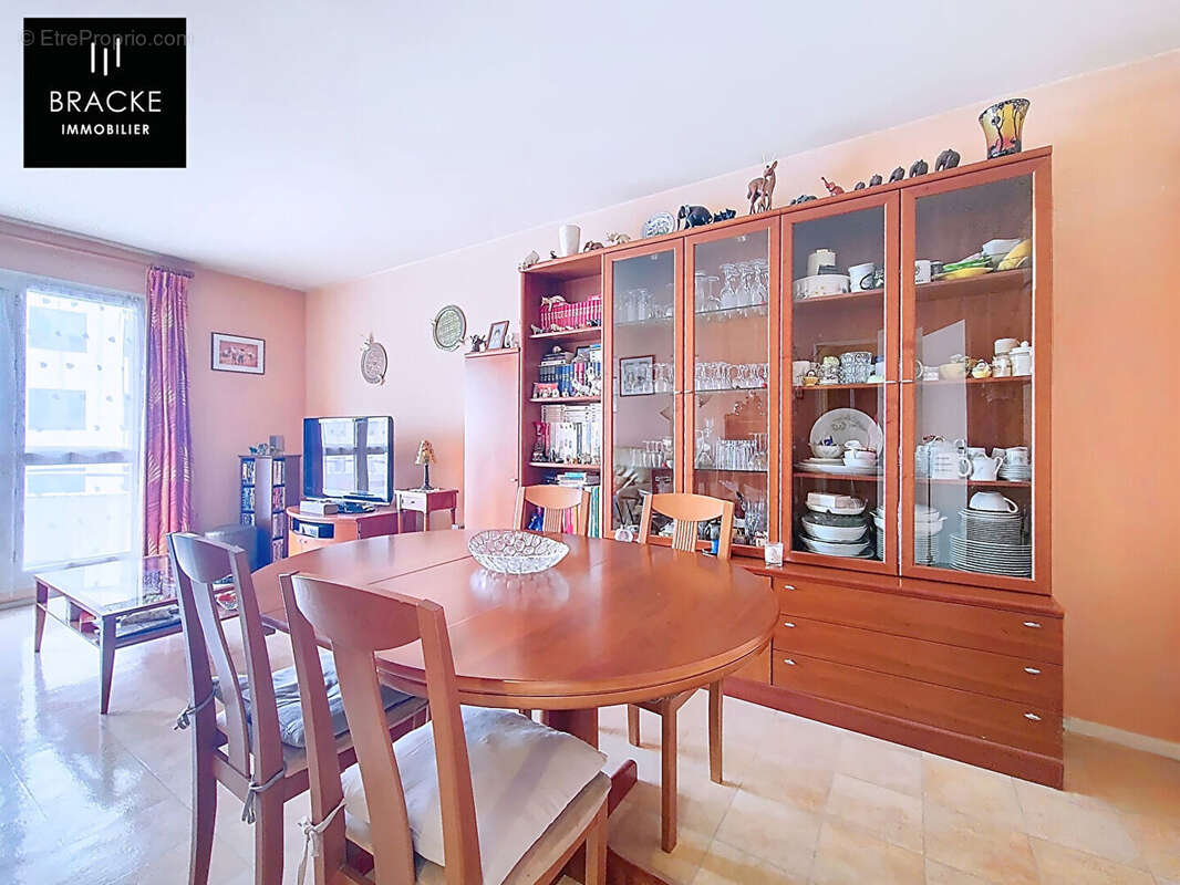 Appartement à COURBEVOIE