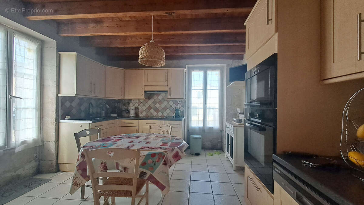 Maison 105 m² à Villiers-En-Plaine  - photo 4