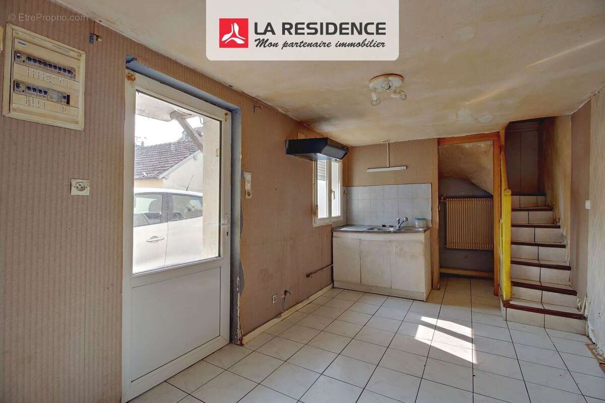 Maison à SAINT-ETIENNE-DU-ROUVRAY