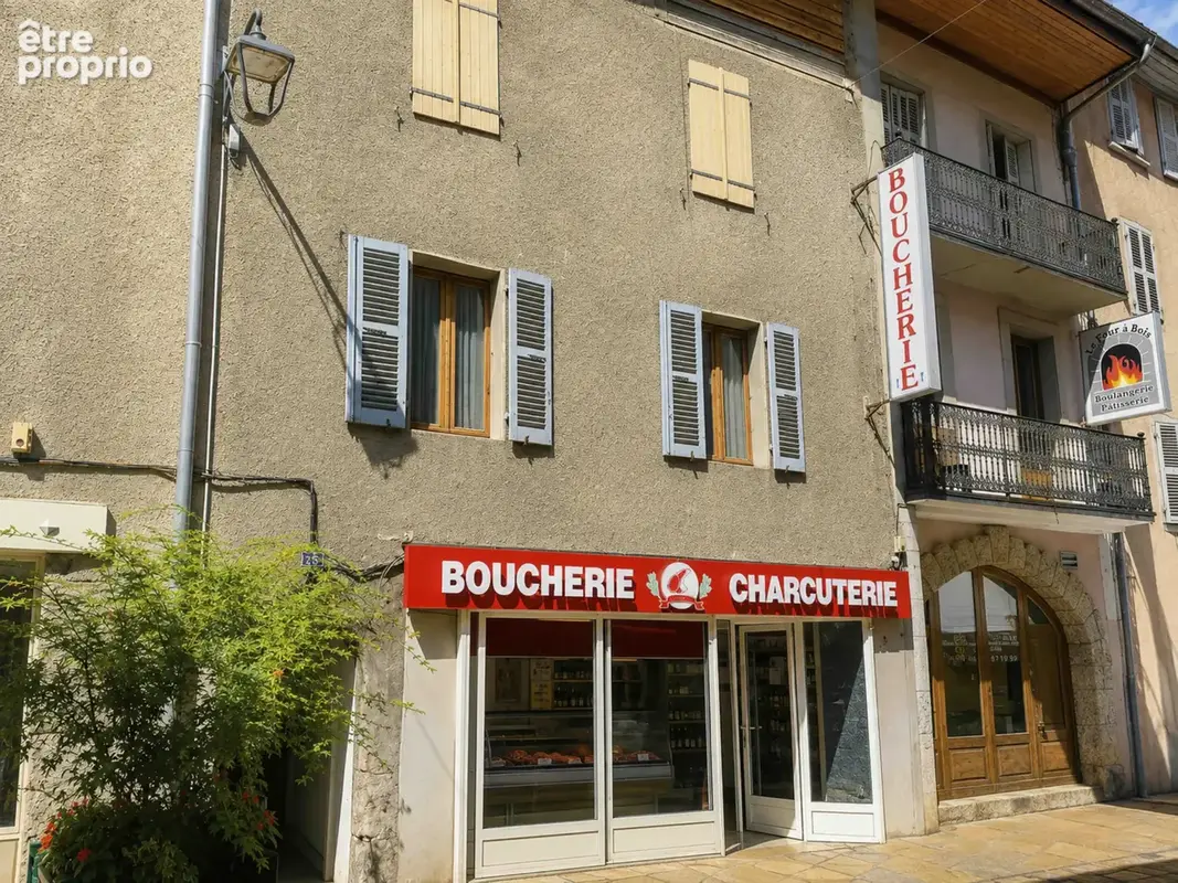 Appartement 72 m2, 2 chambres, à rénover, Thônes - photo 2