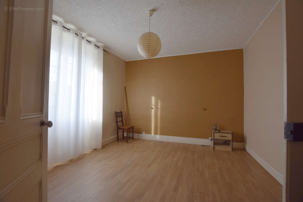 Maison à VIEUX-CHARMONT