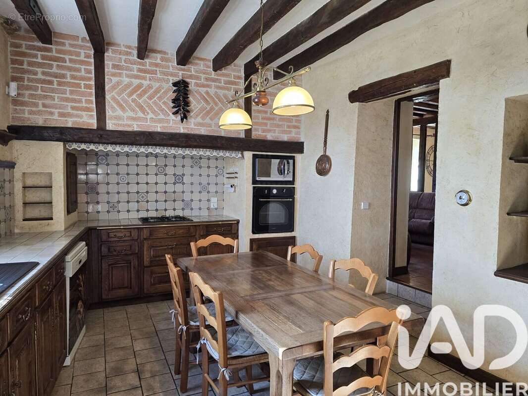Maison 220 m² à Sancy-Les-Provins  - photo 3