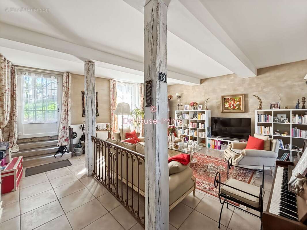 Maison 145 m² à Laplume  - photo 2