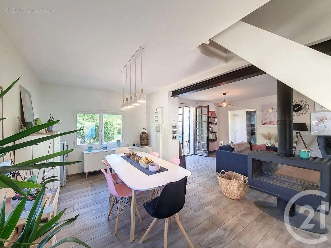 Maison 95 m² à Menestreau-En-Villette  - photo 2