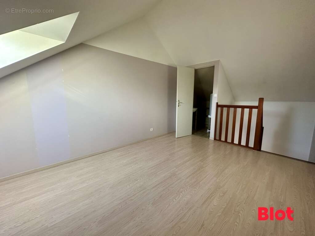Appartement à MONTFORT-SUR-MEU
