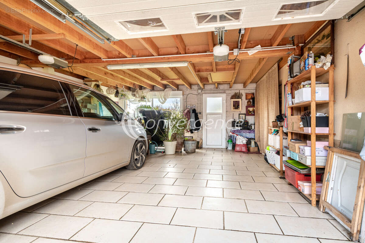 Maison à MAGNAC-BOURG