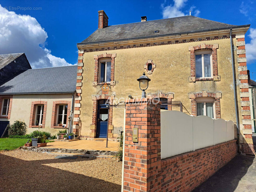 Maison à SAINT-CALAIS