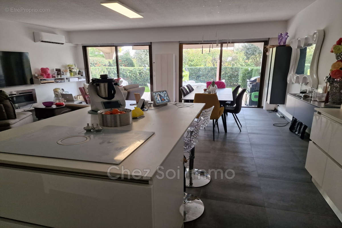 Appartement à VILLENEUVE-LOUBET