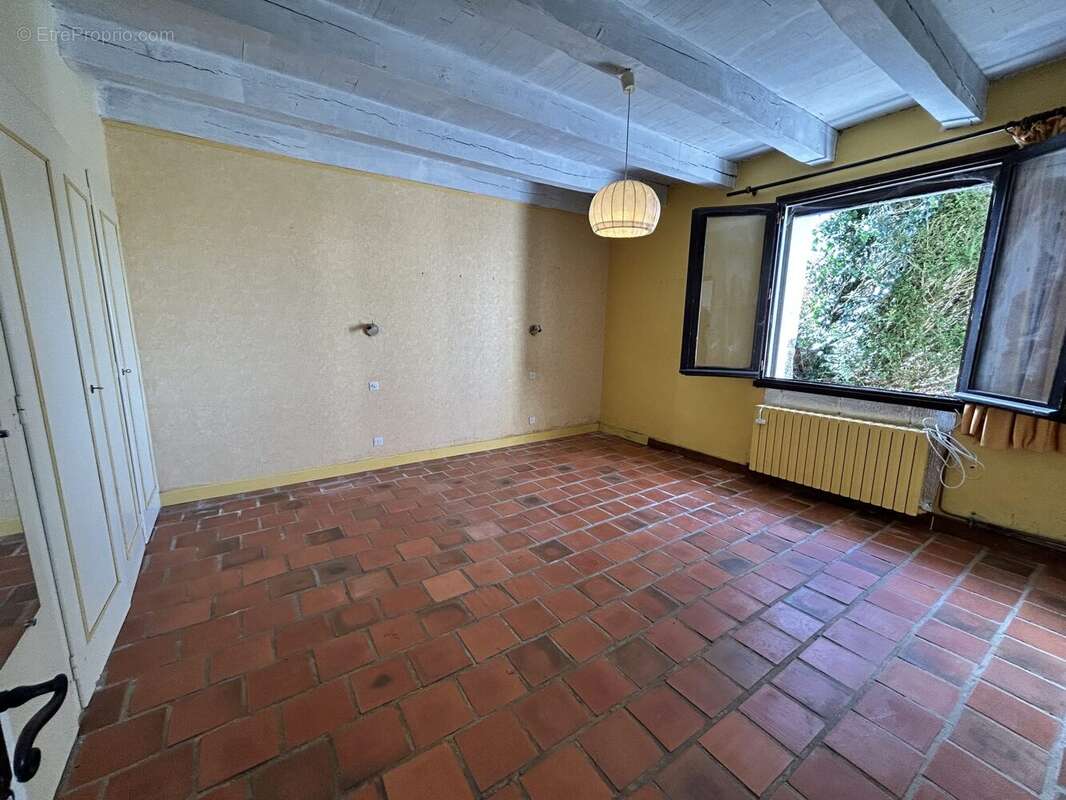 Maison à YVRAC-ET-MALLEYRAND