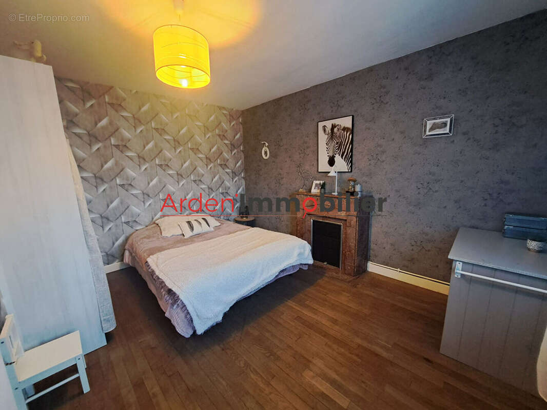 Maison à AMBLY-FLEURY