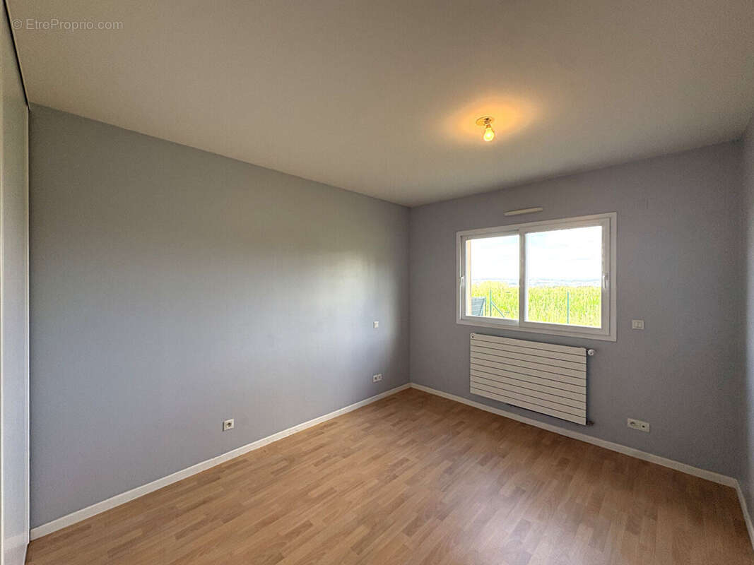 Maison 7 pièce(s) 176 m² - saint-laurent - photo 6