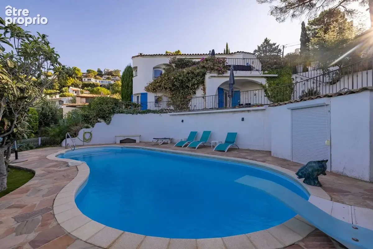 Maison à ROQUEBRUNE-SUR-ARGENS