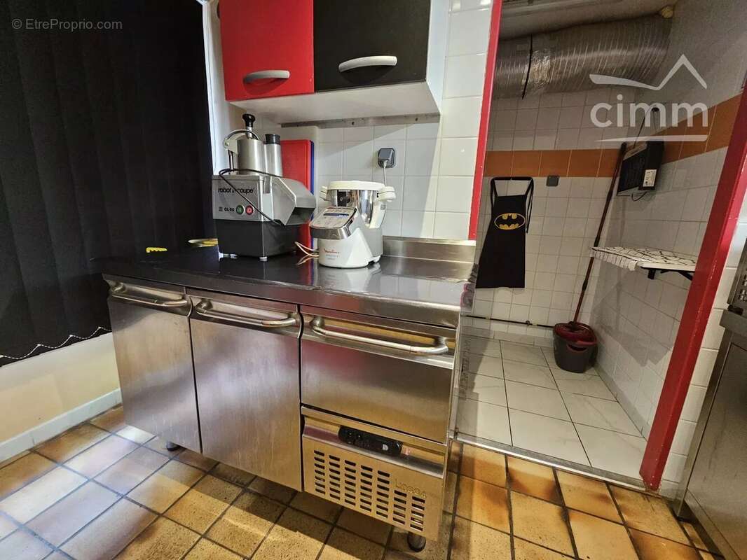 Commerce à MONTIGNAC