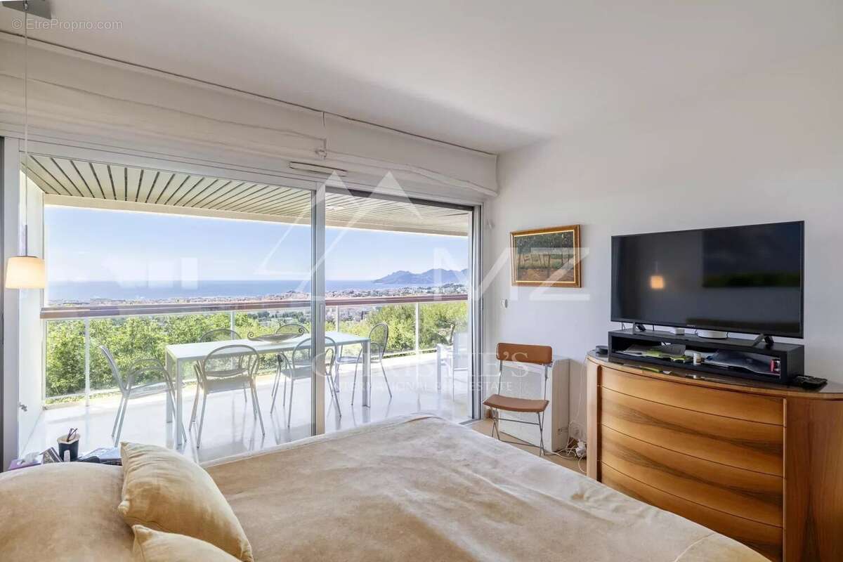 Appartement à LE CANNET