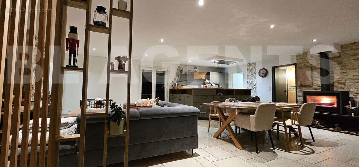 20251121_180953 - Maison à CONNERRE