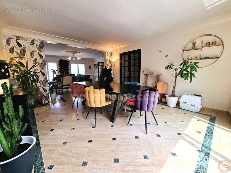 Maison à BRUYERES-LE-CHATEL