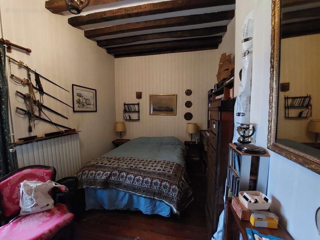 Maison à MONTAIGU-LE-BLIN