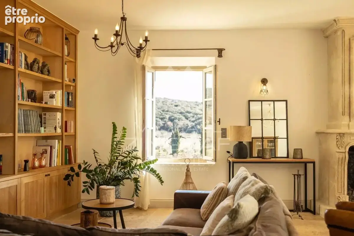 Saint-Saturnin d'Apt – Propriété de charme avec vues panoramiques, chambres d'hôtes et gîtes à 10 mn à pied du village. - photo 3