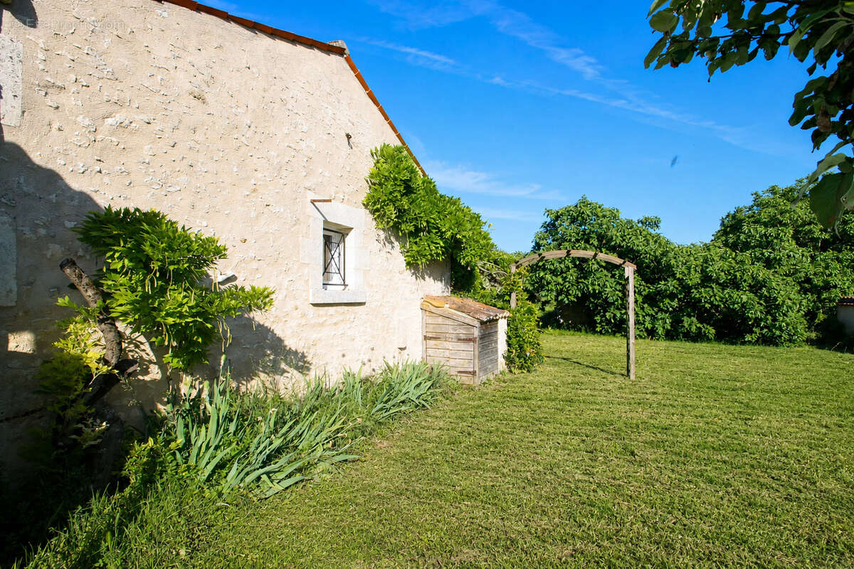 Maison à MESNAC