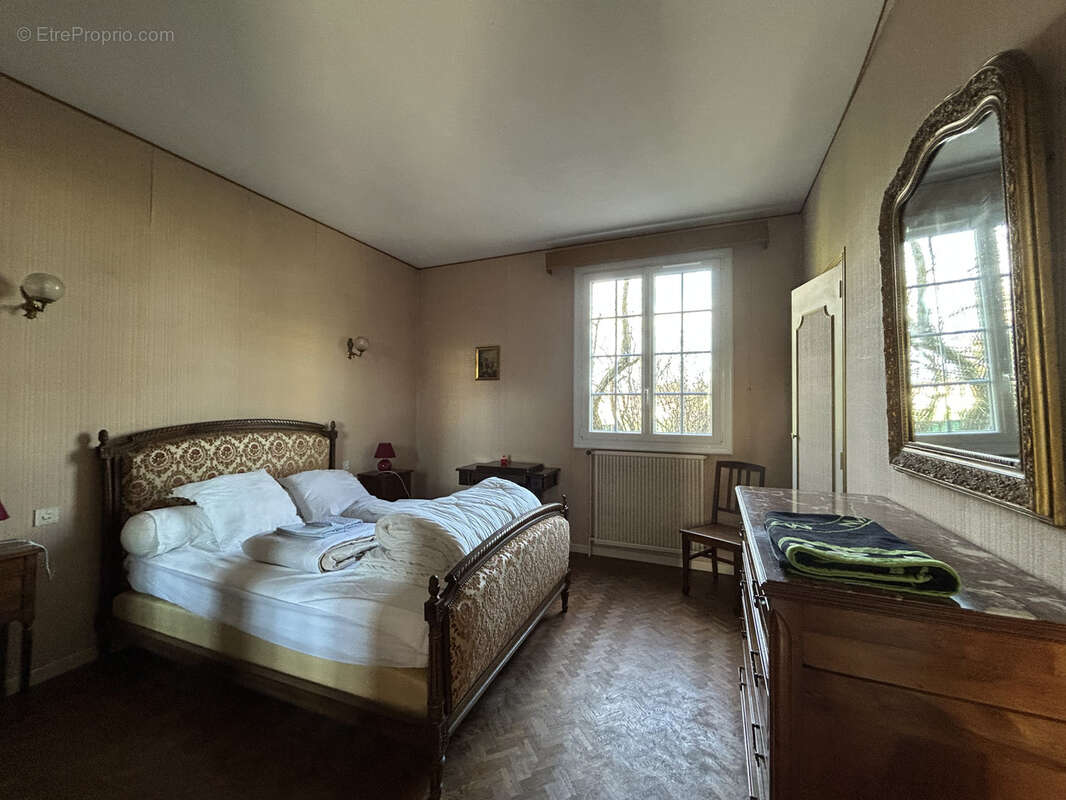Rare et exceptionnel : Maison 4 chambres avec piscine et grand terrain au cœur de Bram. - photo 8