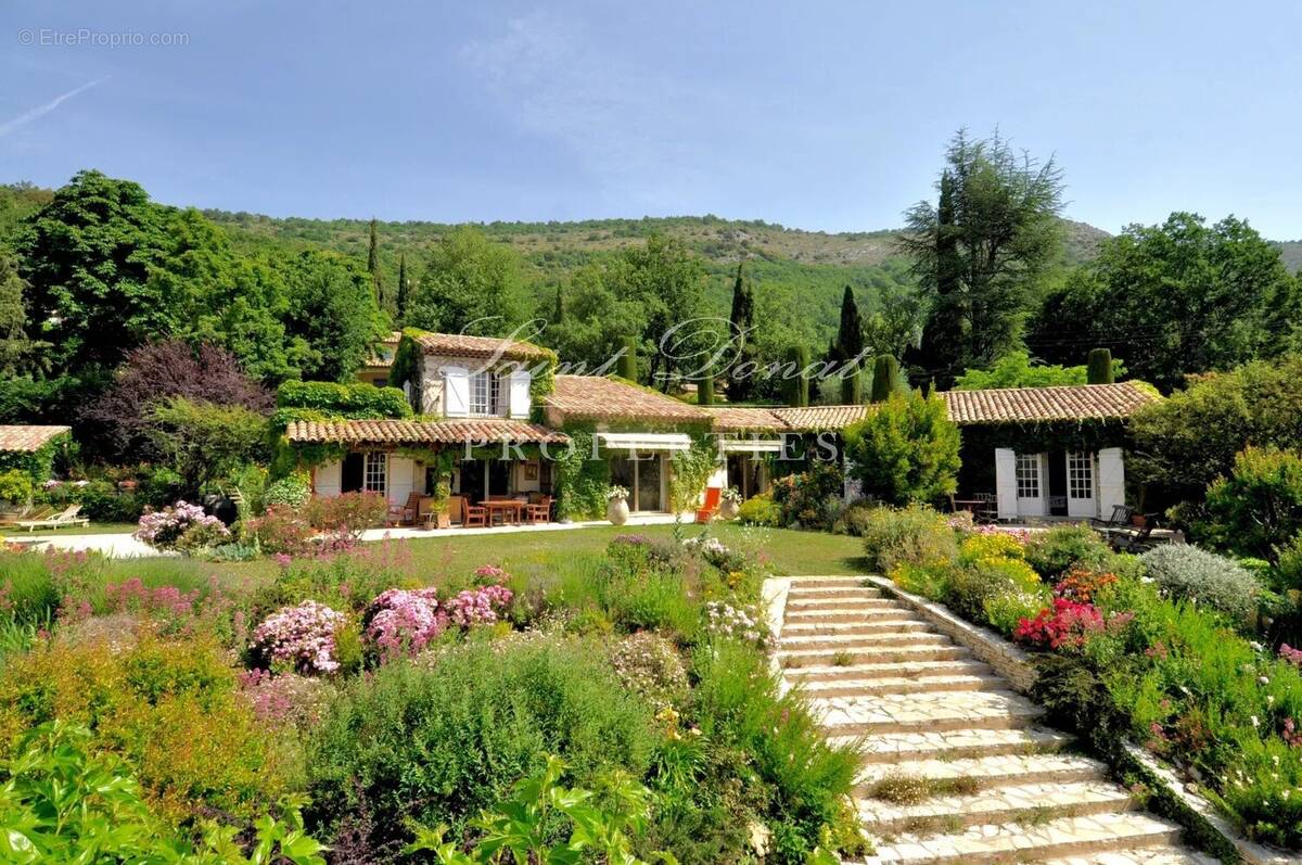 Maison à SAINT-VALLIER-DE-THIEY