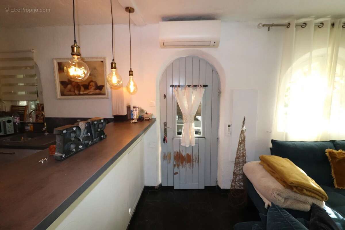 Maison à TOURRETTES-SUR-LOUP