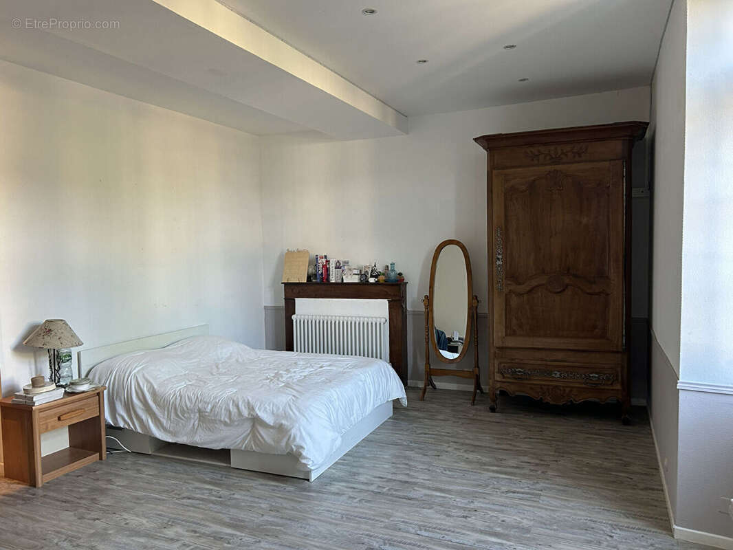 Maison de Maître du XIXe siècle au coeur de village avec piscine et dépendances - photo 17
