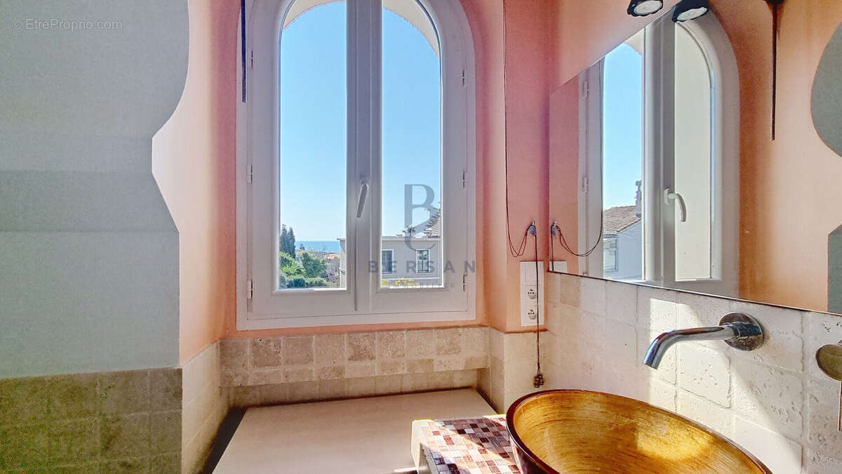 Appartement t2 centre ville st raphael calme vue mer imprenable - photo 16
