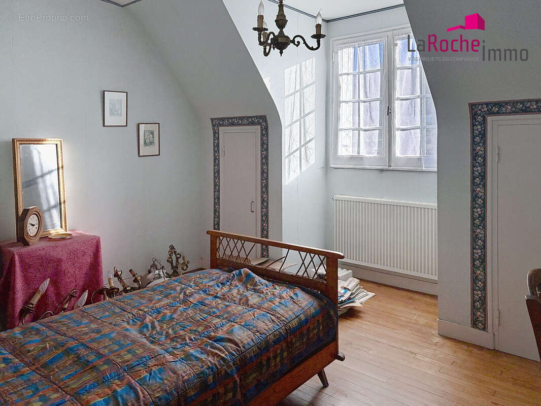 Maison à LA ROCHE-MAURICE