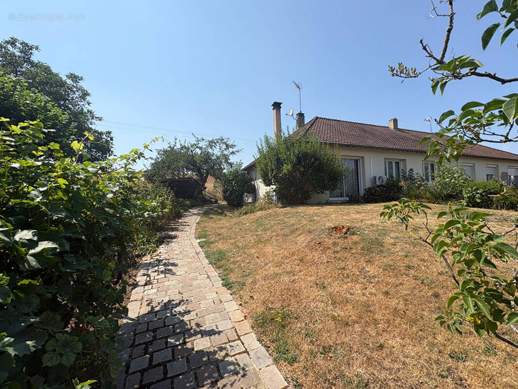 Maison à LONGNY-AU-PERCHE