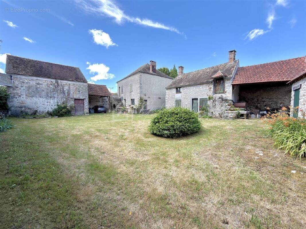 Maison à VAYRES-SUR-ESSONNE