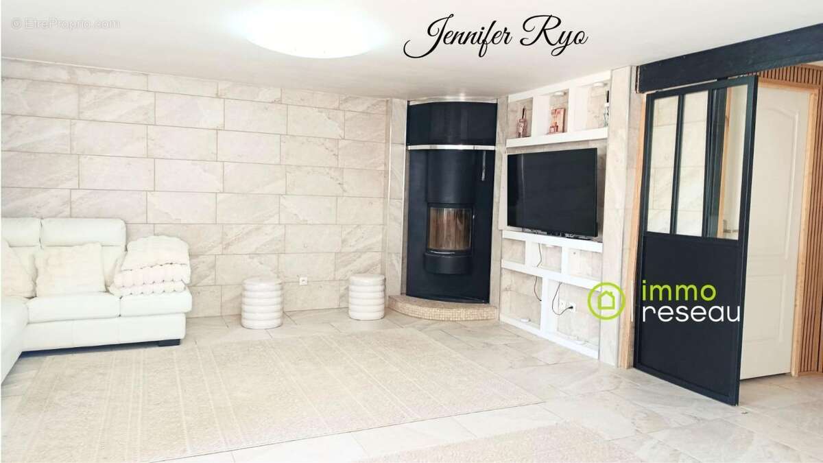 Maison 135 m² à Saint-Sebastien-De-Raids  - photo 6