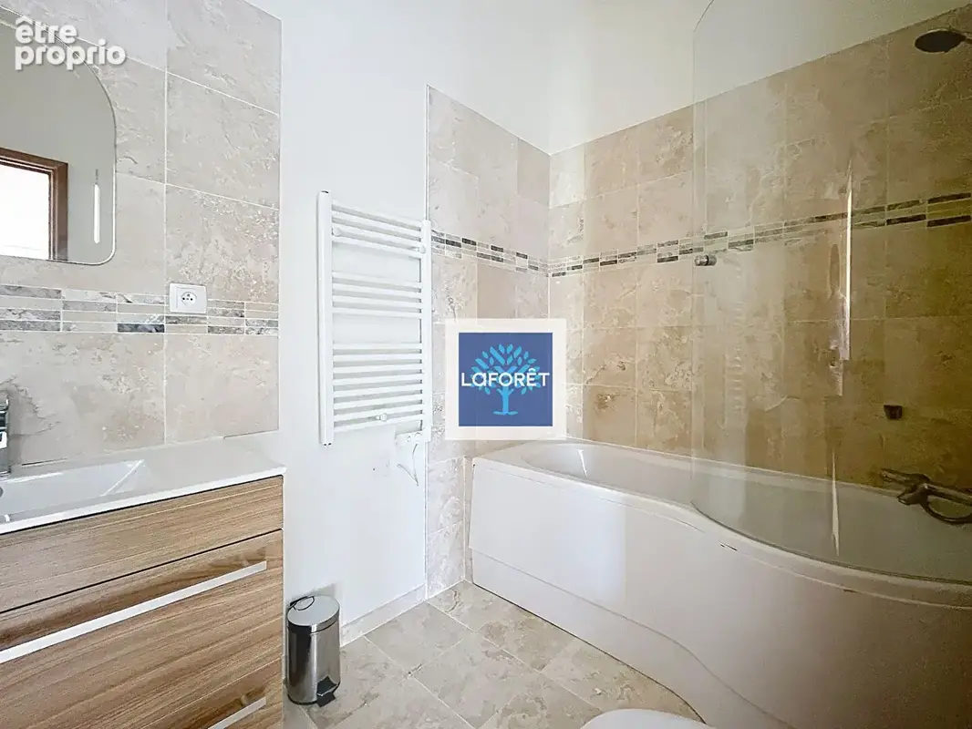 Maison de plain-pied avec 3 suites parentales, spa et garage au calme - photo 8