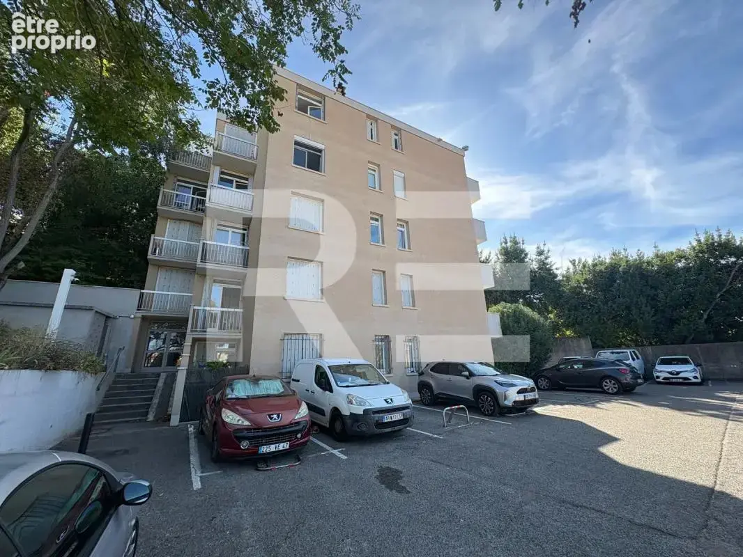A vendre appartement renove dans le centre ville de nimes - photo 9