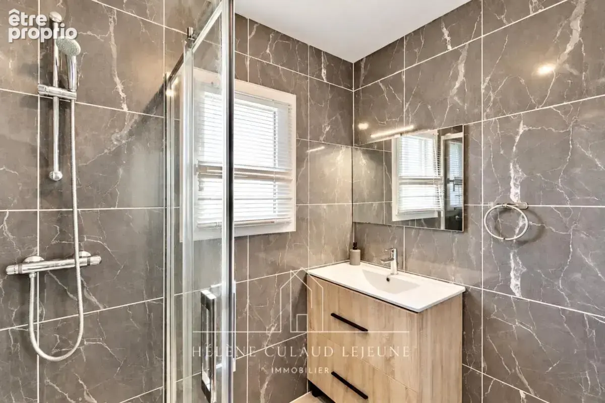 Maison contemporaine - 160 m² - saint ave - photo 19